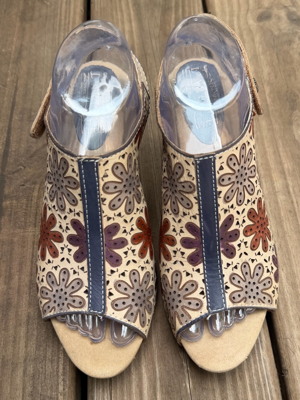 L’Artiste by Spring Step Racquel Leather Floral Heeled Slingback Sandals 8.5